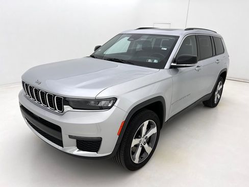 Used 2021 Jeep Grand Cherokee L Limited AWD/4WD image 4