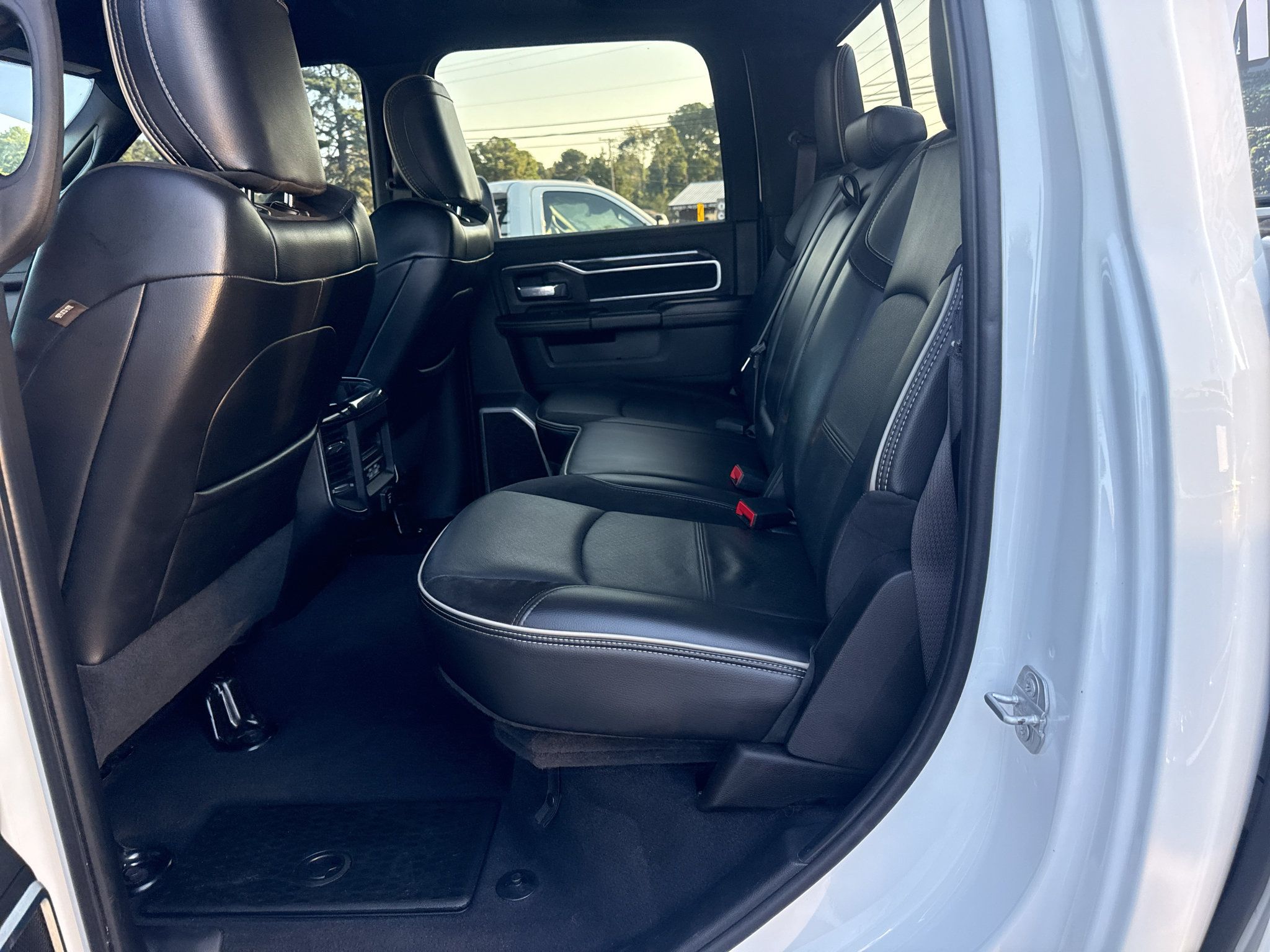 Used 2021 RAM 2500 Laramie w/ Night Edition AWD/4WD image 15
