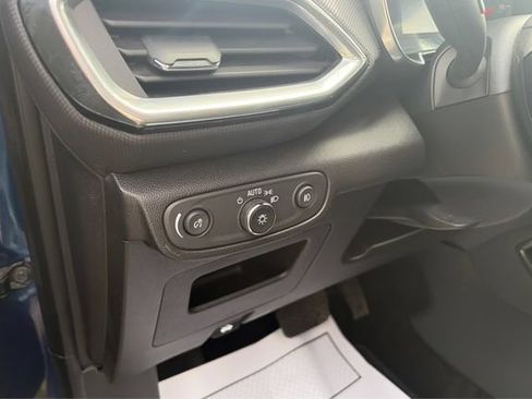 Used 2023 Chevrolet TrailBlazer LT AWD/4WD image 17