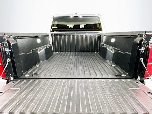 Used 2025 Toyota Tacoma TRD Off-Road AWD/4WD image 27