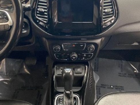 Used 2020 Jeep Compass Latitude FWD image 18
