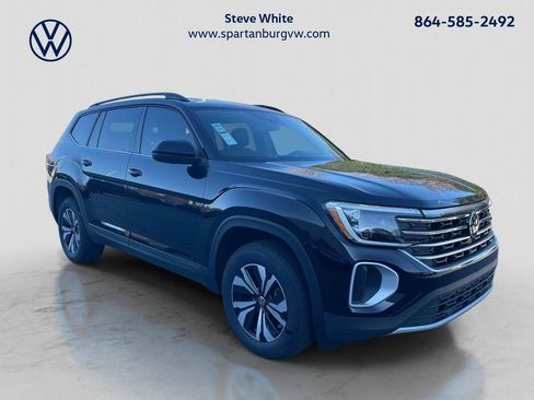 New 2026 Volkswagen Atlas SE FWD image 1