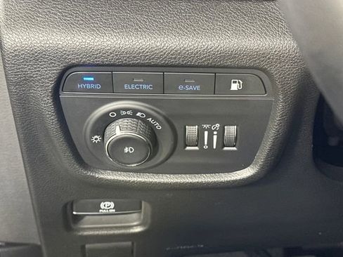 Used 2023 Jeep Grand Cherokee 4WD 4xe image 19