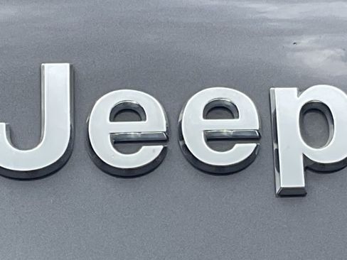 Used 2024 Jeep Grand Cherokee Limited AWD/4WD image 6