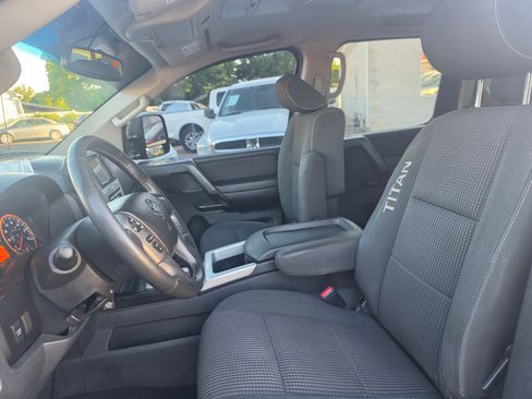 Used 2014 Nissan Titan PRO-4X AWD/4WD image 11