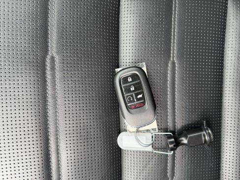 Used 2024 Honda CR-V EX-L image 9
