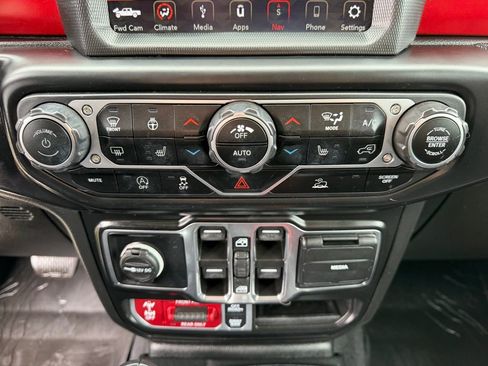 Used 2022 Jeep Gladiator Rubicon w/ LED Lighting Group AWD/4WD image 22