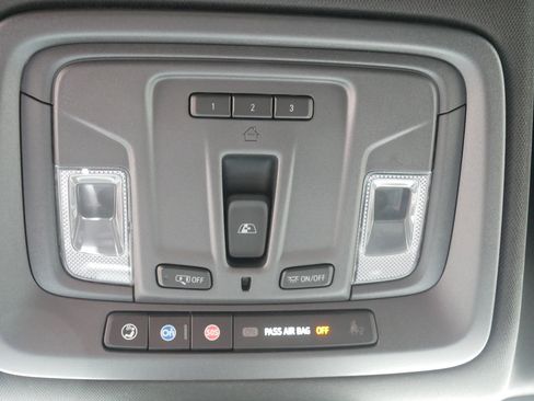 Certified 2024 Chevrolet Silverado 1500 High Country w/ Technology Package image 33