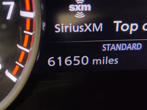 Used 2022 Nissan Pathfinder SV image 2