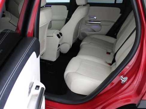 Used 2022 Mercedes-Benz GLA 250 4MATIC image 27