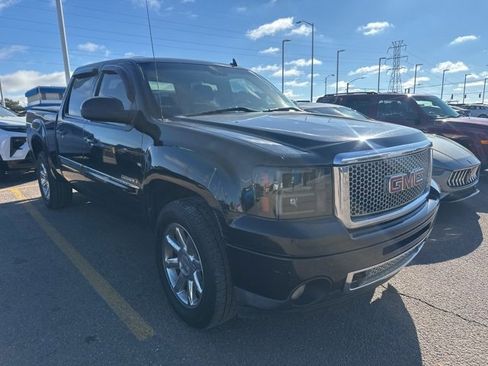 Used 2008 GMC Sierra 1500 Denali w/ Sun And Navigation Package image 3