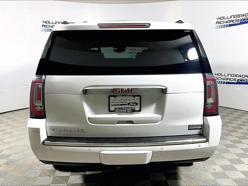 Used 2019 GMC Yukon XL Denali w/ Open Road Package RWD image 4
