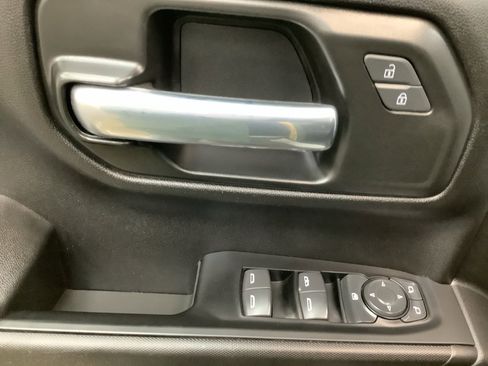 Used 2022 Chevrolet Silverado 1500 Custom image 14