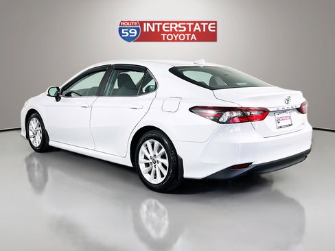 Certified 2022 Toyota Camry LE image 5