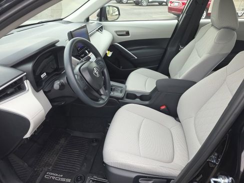 New 2026 Toyota Corolla Cross L image 8
