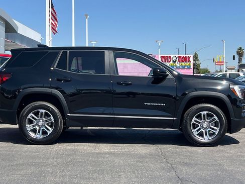 New 2026 GMC Terrain Elevation FWD image 4