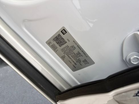 Used 2023 Buick Enclave Essence w/ Experience Buick Package image 22