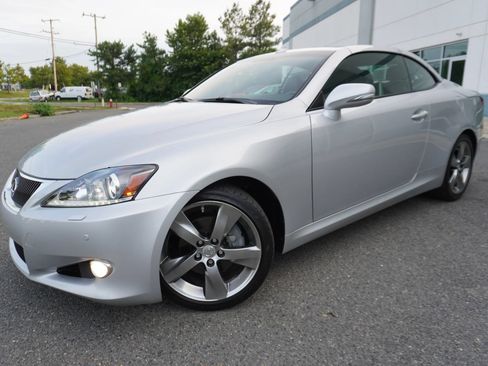 Used 2011 Lexus IS 250C RWD image 3