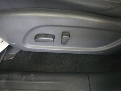 Used 2019 Nissan Pathfinder SV AWD/4WD image 32