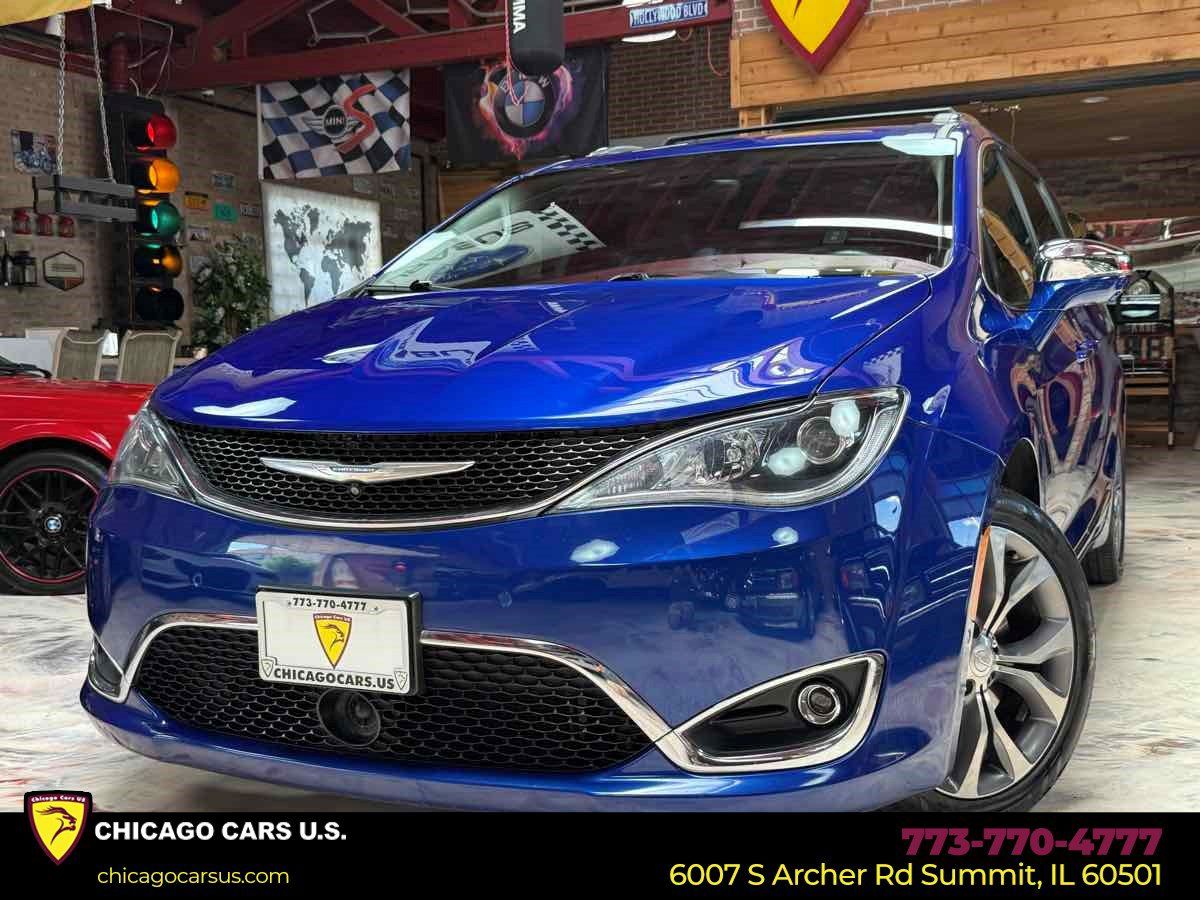 Used 2018 Chrysler Pacifica Limited w/ Tire & Wheel Group FWD image 1