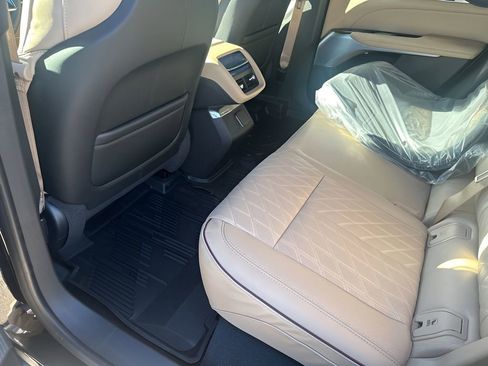 New 2026 Cadillac Lyriq Signature Luxury w/ Nappa Leather Package AWD/4WD image 20