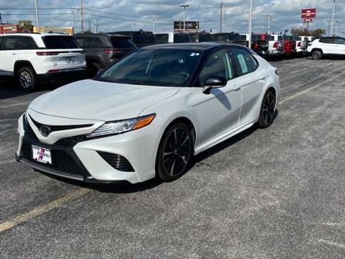 Used 2020 Toyota Camry XSE FWD image 1