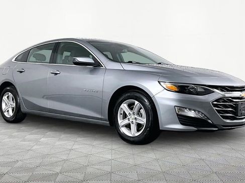 Used 2024 Chevrolet Malibu LT FWD image 2
