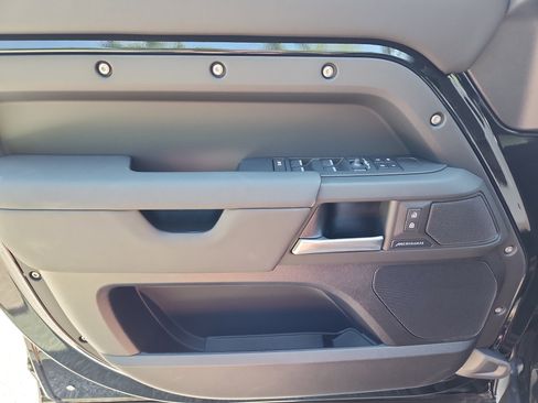 New 2025 Land Rover Defender 110 S image 22