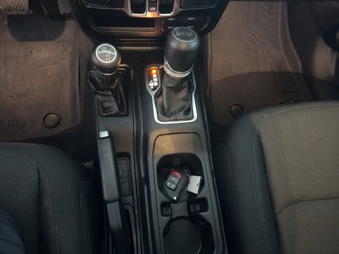 Used 2023 Jeep Wrangler Altitude image 14