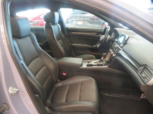 Used 2021 Honda Accord Sport image 25