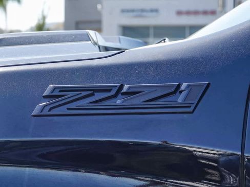 Used 2025 Chevrolet Silverado 1500 Custom Trail Boss w/ Dark Appearance Package image 9