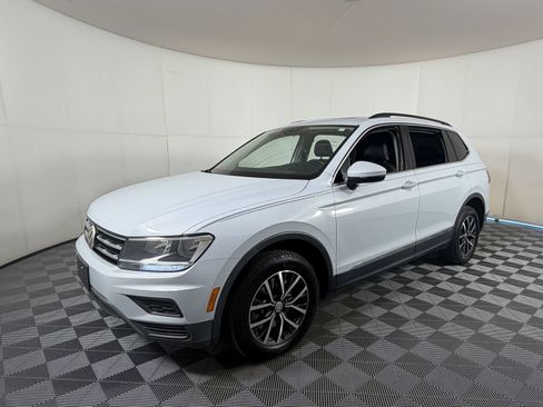 Used 2018 Volkswagen Tiguan SE AWD/4WD image 2
