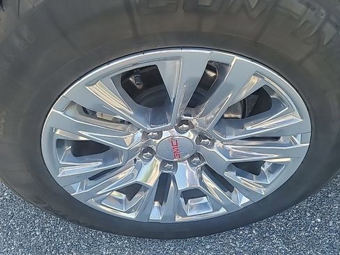 Used 2025 GMC Yukon Denali AWD/4WD image 7