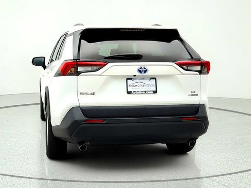 Used 2021 Toyota RAV4 LE AWD/4WD image 6