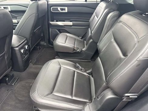 Used 2022 Ford Explorer XLT w/ Equipment Group 202A AWD/4WD image 20