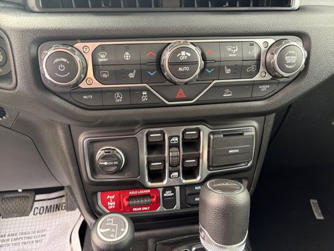 New 2026 Jeep Gladiator Willys image 31