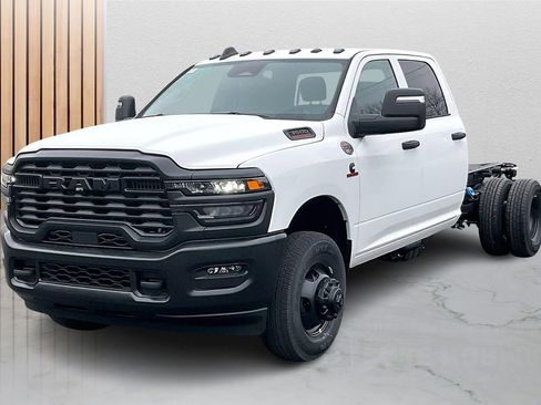 New 2026 RAM 3500 Tradesman AWD/4WD image 4