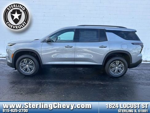 New 2026 Chevrolet Traverse LT FWD image 2