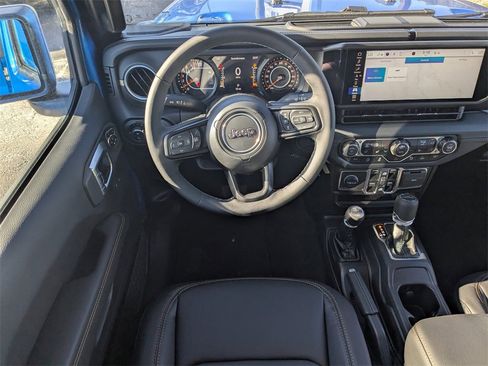 New 2025 Jeep Gladiator High Tide image 17
