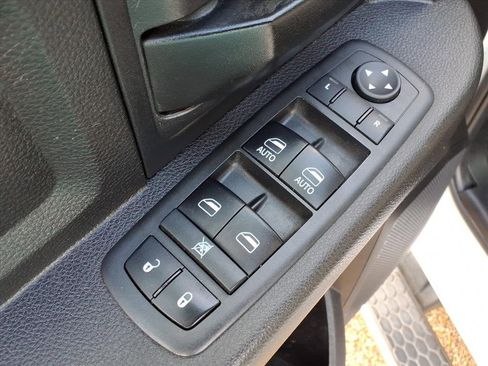 Used 2018 RAM 2500 Tradesman w/ Chrome Appearance Group image 19