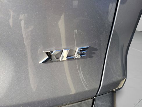 Used 2020 Toyota RAV4 XLE image 30