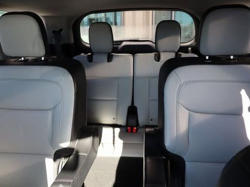 Used 2021 Ford Explorer XLT w/ Equipment Group 202A image 20