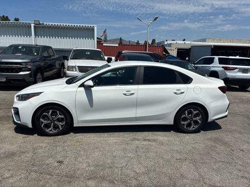 Used 2019 Kia Forte LXS FWD image 4