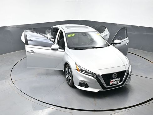 Used 2020 Nissan Altima 2.5 SV FWD image 57