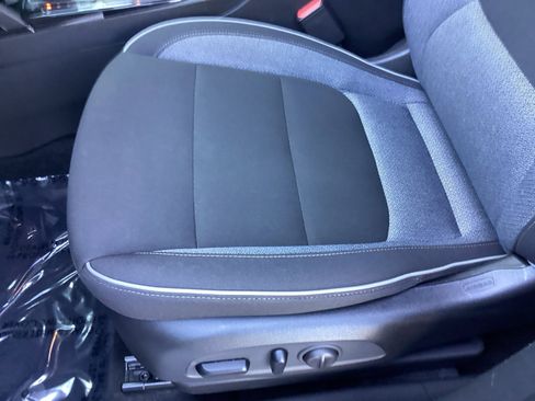 Used 2023 Chevrolet TrailBlazer LT w/ Convenience Package image 11