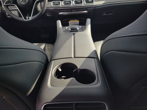 Certified 2025 Mercedes-Benz GLS 450 4MATIC image 10