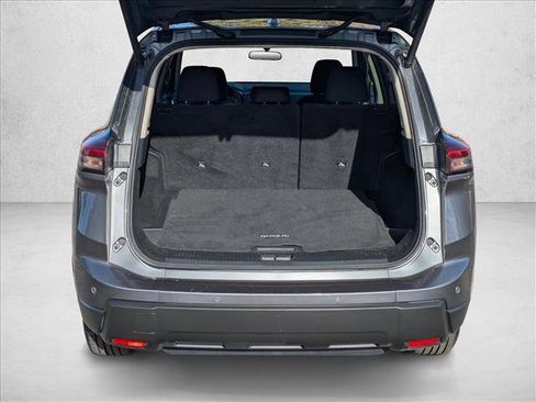 Used 2024 Nissan Rogue SV image 6