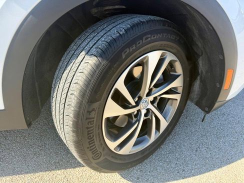 Used 2023 Buick Envision Essence image 10