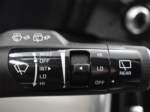 Certified 2022 Kia Sorento SX image 30