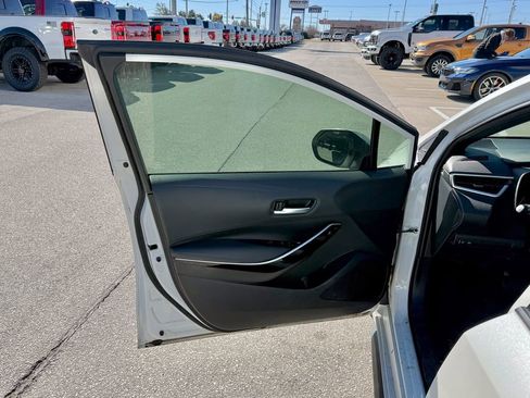 Used 2020 Toyota Corolla XSE image 13